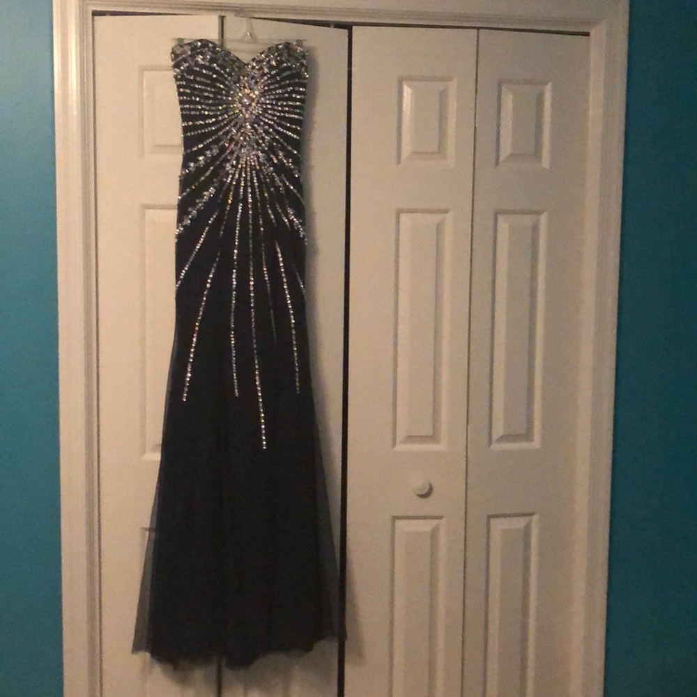 Prom dress - Picture 4 of 5